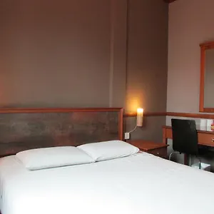 Four Chain View Hotell