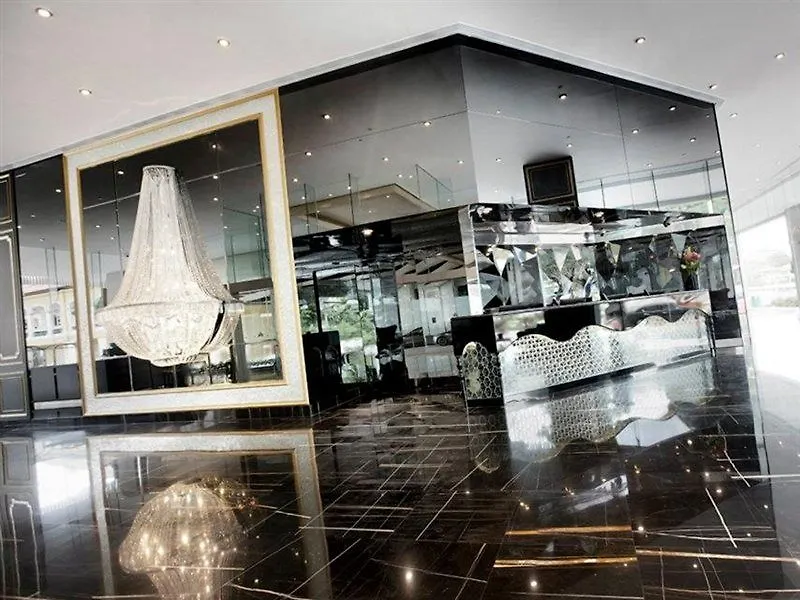 Dorsett Singapore - Newly Refurbished 4*,